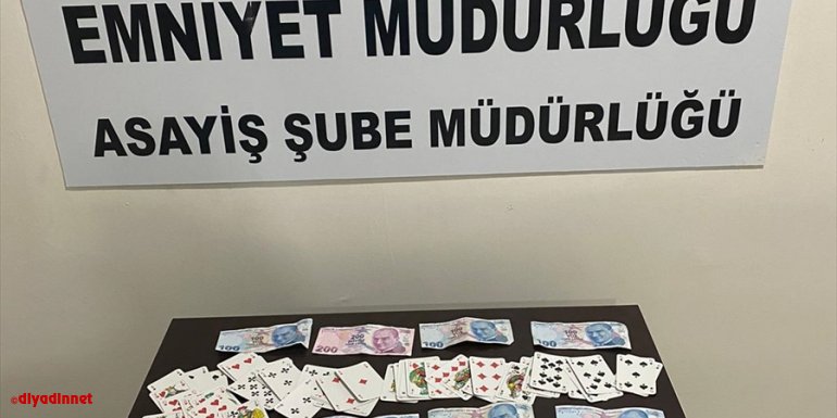 Ardahan'da Kovid-19 tedbirlerini ihlal eden ve kumar oynayan 5 kişiye para cezası