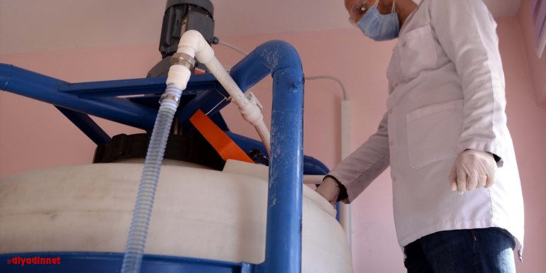 Ardahan'daki meslek lisesi öğrencileri günde 1 ton hijyen malzemesi üretiyor