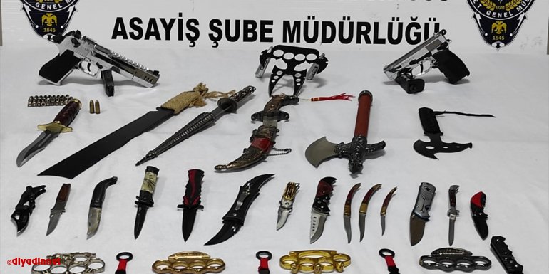 Bingöl'de evinde 31 kesici alet ile silah bulunan şüpheli tutuklandı