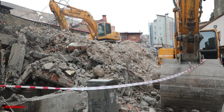 Bitlis Deresi üzerindeki 177 iş yerinin yıkımına başlandı