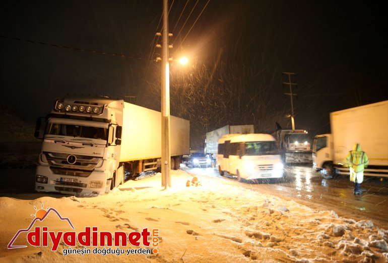 yaralandı çarpışması sonucu 3 aracın Bitlis