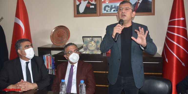 CHP Grup Başkanvekili Özgür Özel, partisinin Kars İl Başkanlığını ziyaretinde konuştu: