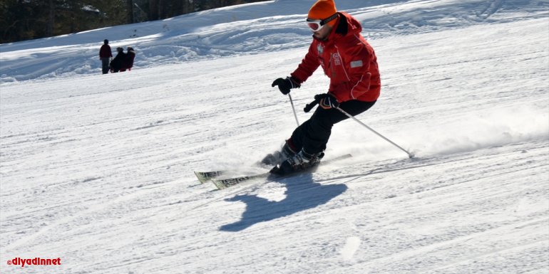 Cıbıltepe Kayak Merkezinde kayak keyfi mart ayında da devam ediyor