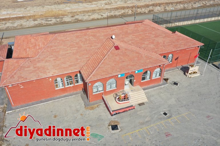 köy yeniden Fedakar koleji eğitim aratmıyor uzaktan sürecinde öğretmenlerin okulu düzenledikleri 2