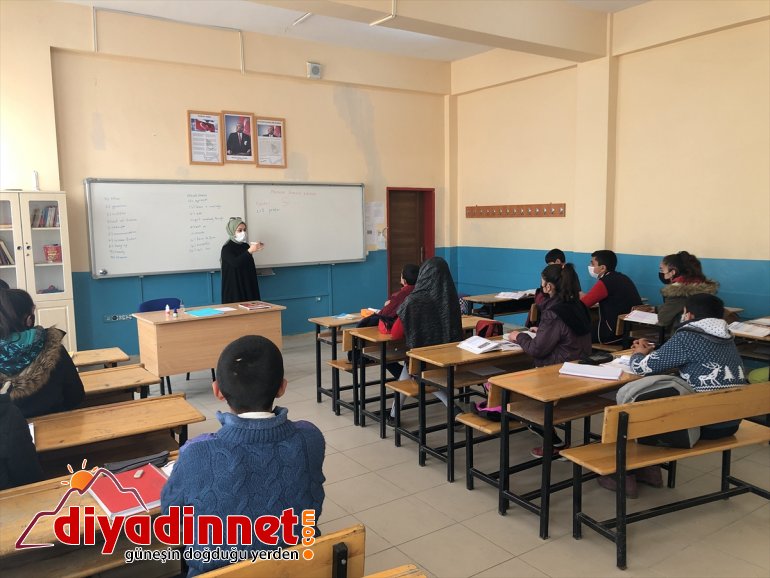 öğretmenlerin sürecinde eğitim Fedakar düzenledikleri aratmıyor yeniden köy uzaktan okulu koleji 12