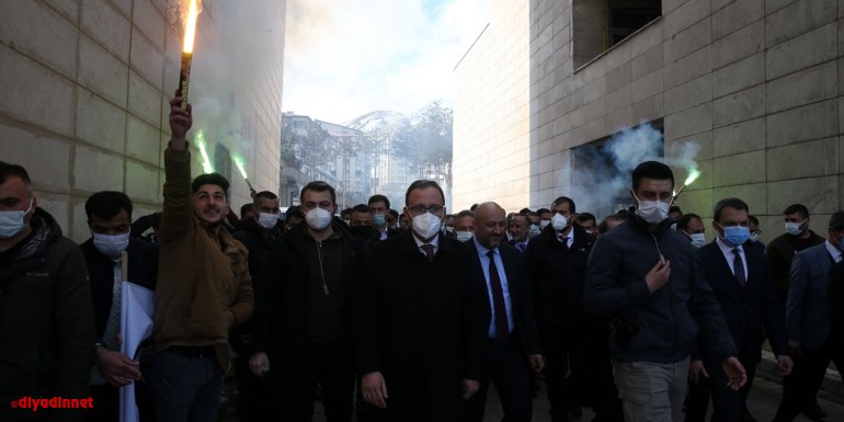 Gençlik ve Spor Bakanı Kasapoğlu, Bitlis'te ziyaretlerde bulundu