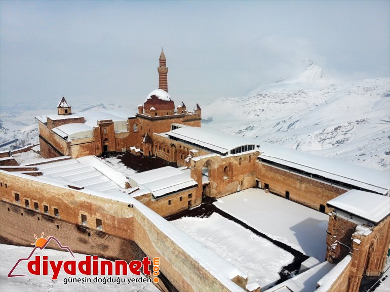 Sarayı temizleniyor İshak her kar Paşa birikintilerinden büyüleyen mevsim tarihi İhtişamıyla 9
