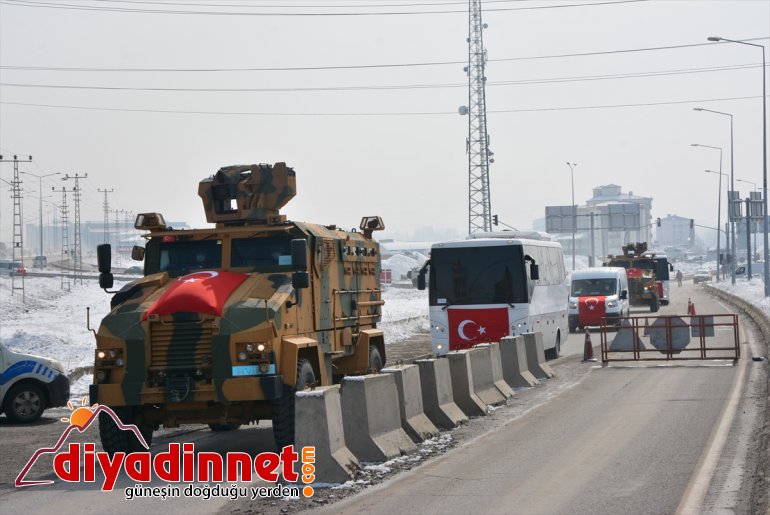 Kahraman komandolar Türk bayrakları ve dualarla Ağrı