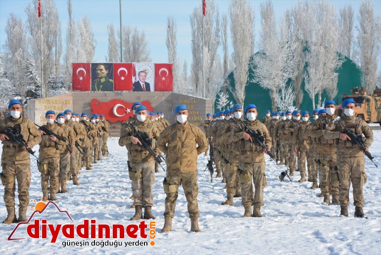 Kahraman komandolar Türk bayrakları ve dualarla Ağrı dan Suriye ye uğurlandı3