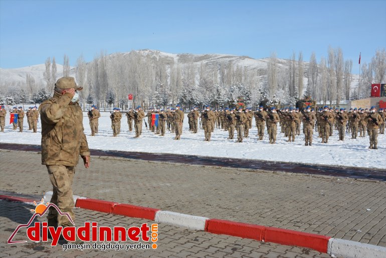Kahraman komandolar Türk bayrakları ve dualarla Ağrı dan Suriye ye uğurlandı4