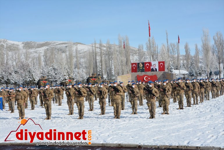 Kahraman komandolar Türk bayrakları ve dualarla Ağrı dan Suriye ye uğurlandı8