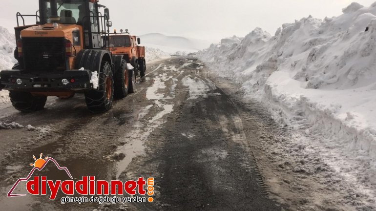 Kar ve tipi Ağrı-Kars karayolunu ulaşıma kapattı1