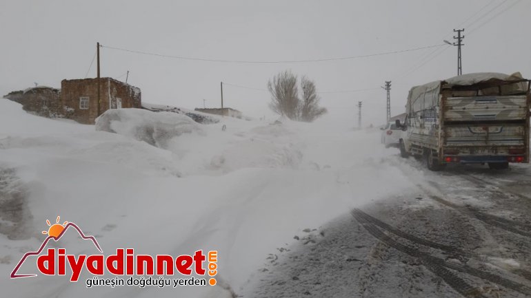 Kar ve tipi Ağrı Kars karayolunu ulaşıma kapattı2