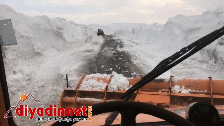 Kar ve tipi Ağrı Kars karayolunu ulaşıma kapattı4