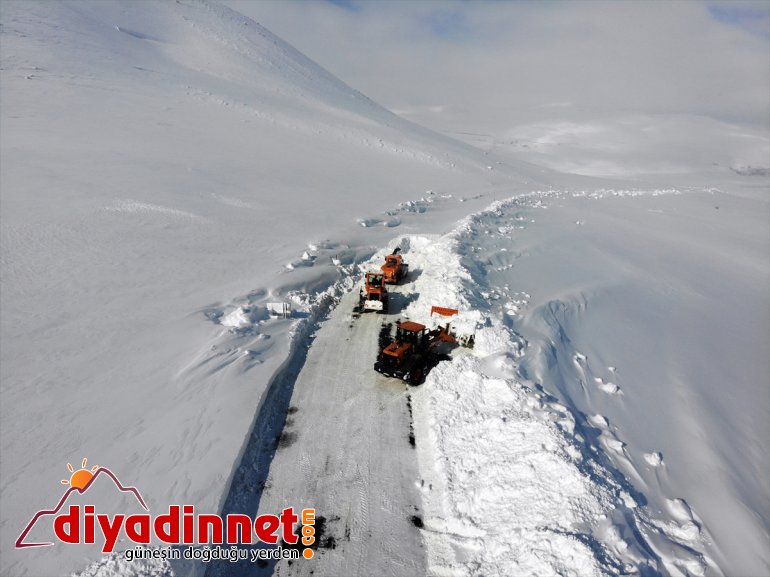 kardan kapalı yolları açık mücadele gündüz ekipleri yapıyor için görev Karla gece tutmak 5