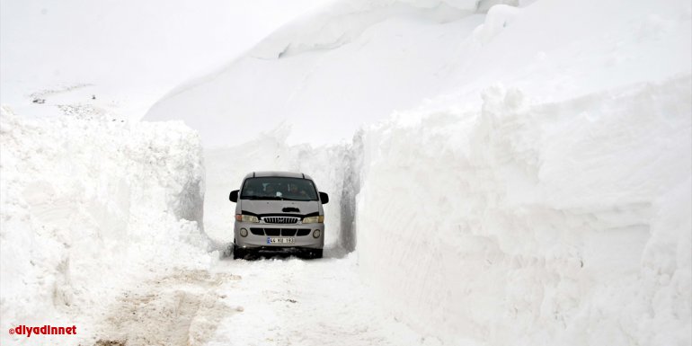 MUŞ - Kar ve tipi nedeniyle mahsur kalan 45 kişi kurtarıldı1