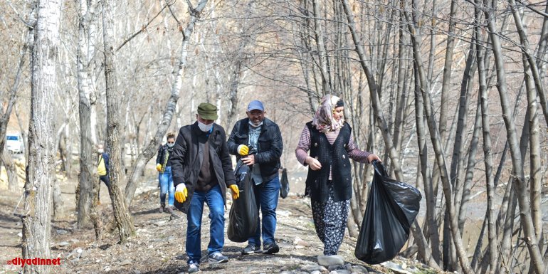 Tunceli'deki Munzur Milli Parkı ve Pülümür Vadisi'nde çevre temizliği yapıldı