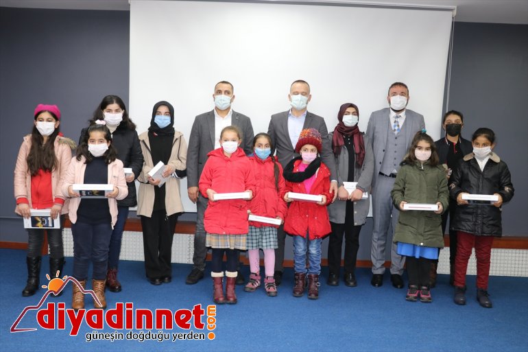 kitaptan çocuklara Yazdığı hediye elde tablet etti ettiği gelirle Ağrılı 5