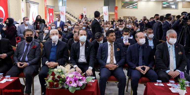 Yeniden Refah Partisi Genel Başkanı Fatih Erbakan, partisinin Elazığ'daki ilçe kongresinde konuştu: