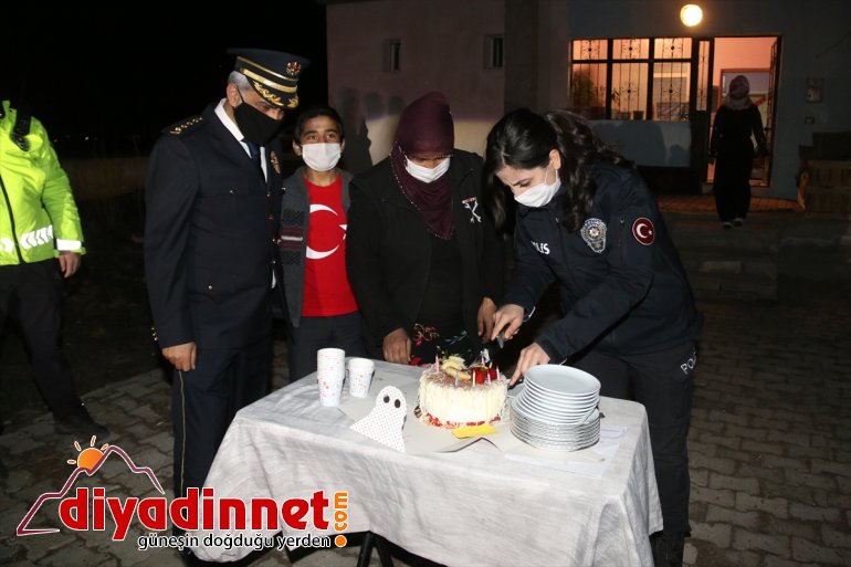 13 çocuk evine bulundu yaşındaki ettiği davet ikramında AĞRI polislere - pasta 4