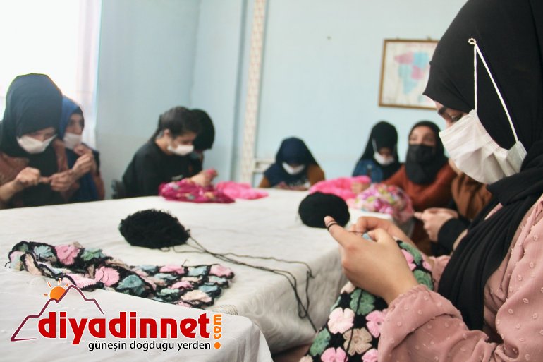 Ağrıda Geleneksel El anatları kursu gelinlik kızların çeyiz kapısı oldu3