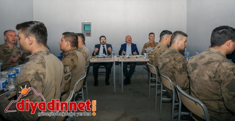 Valisi iftar Dağı Ağrı Mehmetçikle Varol Ağrı eteklerinde yaptı 4