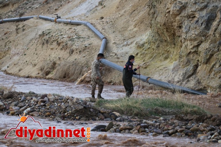 yaşındaki oynarken düşen kayboldu Nehri