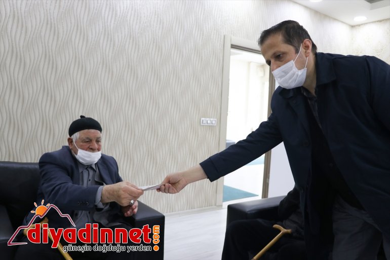 cami hayırsever yaptı lira bin Ağrı