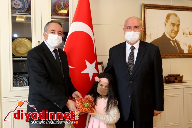 AİÇÜ en çok kitap okuyanlara ödül verdi2