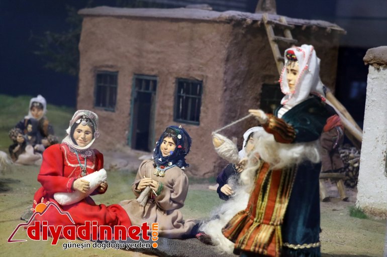Anadolu kadınının asırlık giyim geleneğini kitre bebeklerle geleceğe taşıyor11