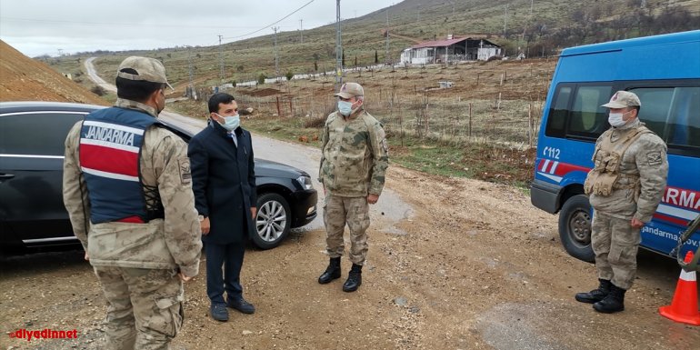 Baskil Kaymakamı Yılmaz, kontrol noktasını denetledi