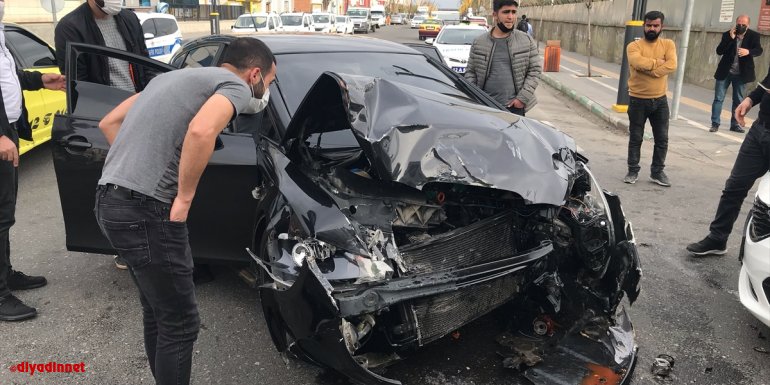 Bingöl'de zincirleme trafik kazasında 1 kişi yaralandı