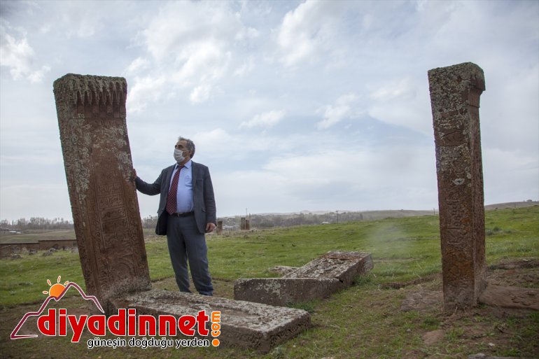 Ahlat taşı ayağa mezar - BİTLİS kaldırılacak daha Mezarlığı