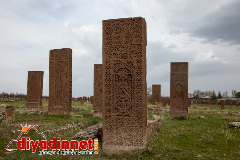 mezar 100 Mezarlığı