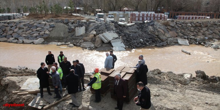 Ahlat'ta millet bahçesindeki çalışmalar devam ediyor
