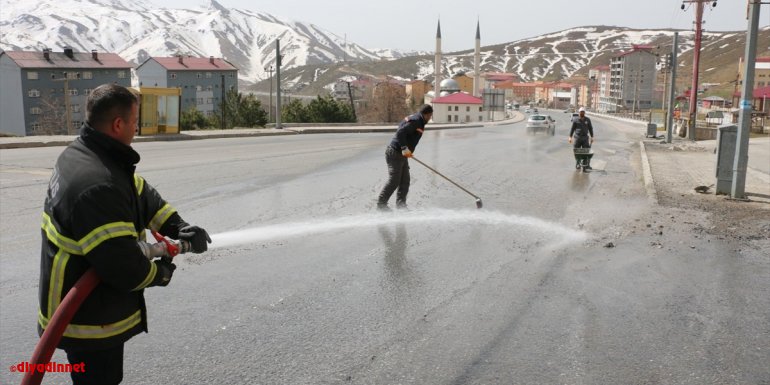 Bitlis Belediyesi kentte temizlik çalışması başlattı