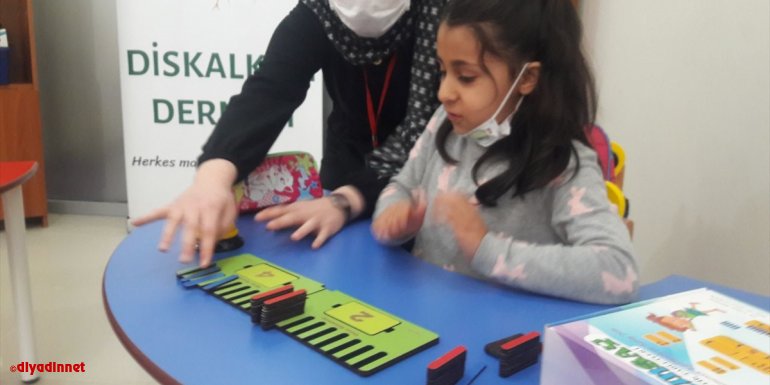 Diskalkuli Derneği, çocuklara materyallerle matematiği öğretiyor