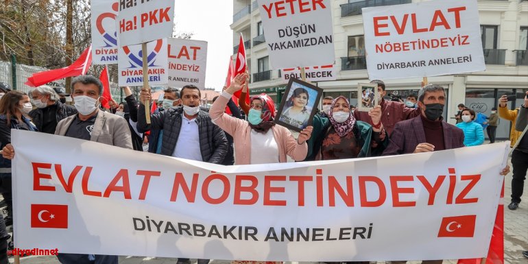 Diyarbakır annelerinden çocukları dağa kaçırılan Vanlı ailelere destek1