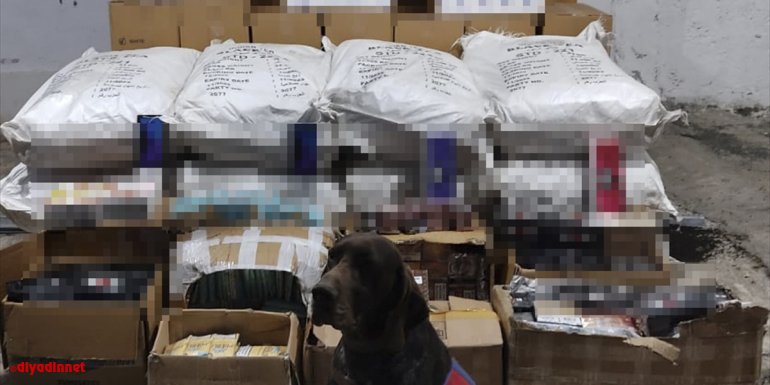 Elazığ'da 1,1 ton kaçak tütün ile 450 kilogram çay ele geçirildi