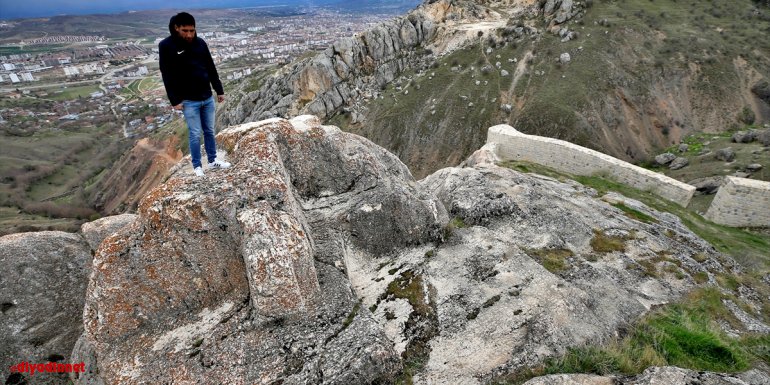 Elazığ'da Urartu dönemine ait 2 bin 800 yıllık "açık hava tapınak alanı" tespit edildi