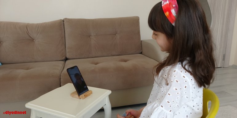 Erciş'te 6 yaşındaki öğrencinin sergisi hayalini Kaymakam Mehmetbeyoğlu gerçekleştirdi