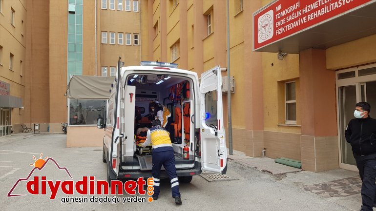 Erzincan'da temizlediği av tüfeği kazara ateş alan kişi yaralandı