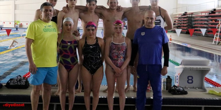 Azerbaycanlı yüzücüler olimpiyat ve İslami Dayanışma Oyunları için Erzurum'da kulaç atıyor