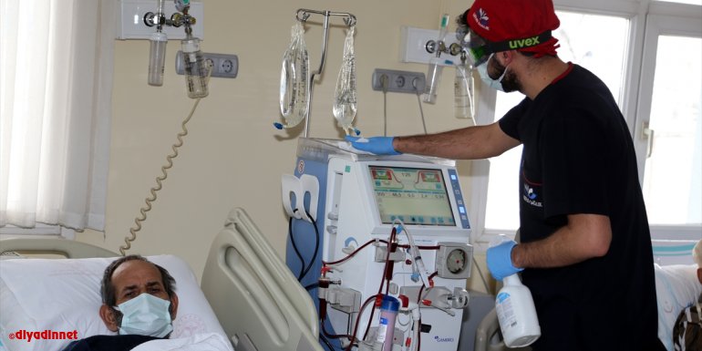 Risk grubundaki diyaliz hastaları Kovid-19'dan sıkı tedbirle korunuyor