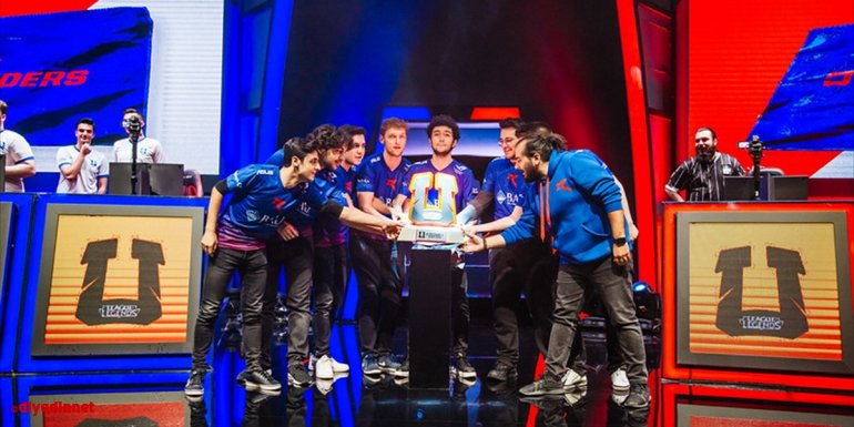 Espor turnuvasında şampiyon Bahçeşehir1