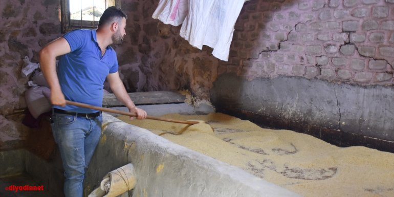 Çukurca'nın, 400 yıllık değirmende öğütülen susamdan elde edilen tahininin ünü sınırları aştı