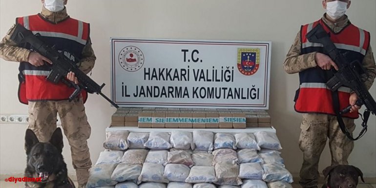 Hakkari'de 105 kilogram uyuşturucu ele geçirildi
