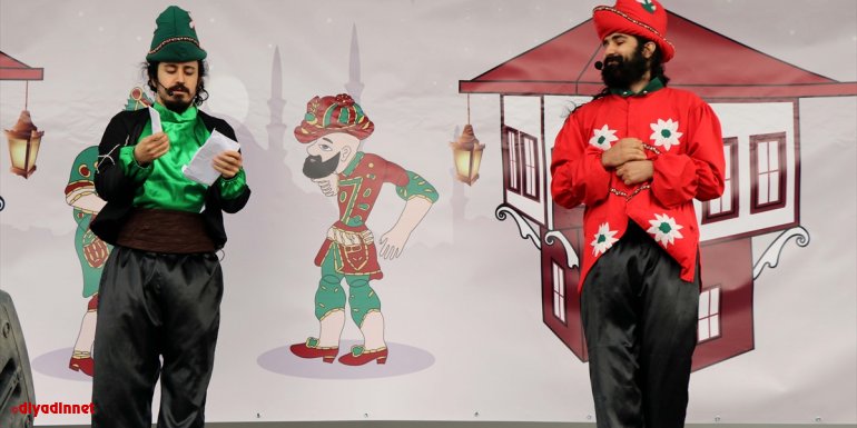 Karagöz ve Hacivat oyunuyla kırsalda yaşayan çocuklara Kovid-19 tedbirleri anlatılıyor