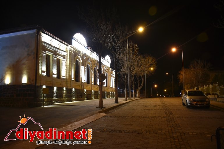 Sokağa KARS çıkma kısıtlamasına uyuluyor - 3