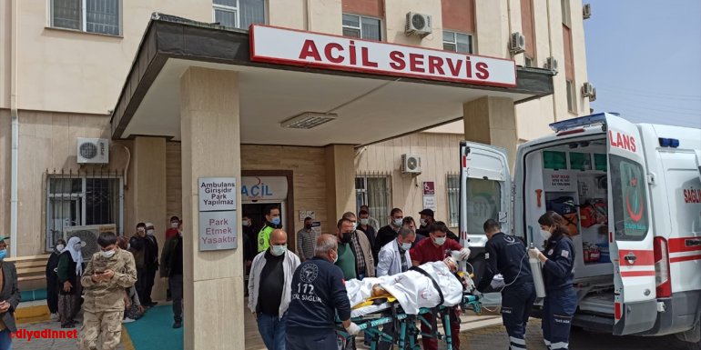 Babasının kullandığı traktörün altında kalan 7 yaşındaki çocuk ağır yaralandı